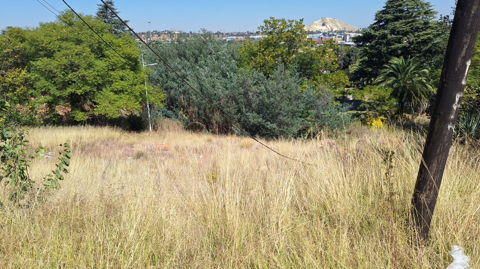 CA10 I/E VACANT STAND FOR SALE IN MONUMENT MOGALE CITY KRUGERSDORP